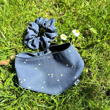 bandanka polka dots granatowa bandanka w kropki dla psa