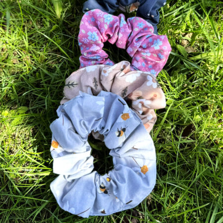 scrunchie bees