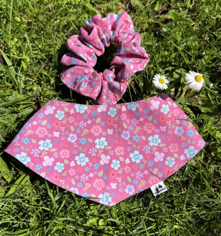 bandanka pink spring wiosenna bandanka dla psa różowa w kwiatki