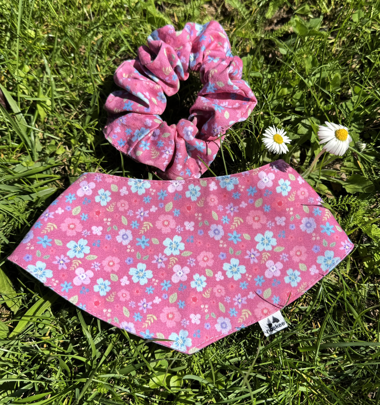 springpink bandanka pink spring wiosenna bandanka dla psa różowa w kwiatki