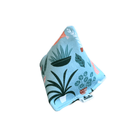 piramidka plants to idealna zabawka dla kota z matatbi, kocimiętką i walerianą