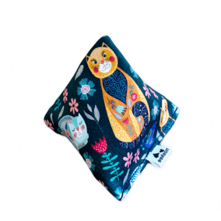 piramidka idyllic to zabawka dla kota z kocimiętką, walerianą, matatabi