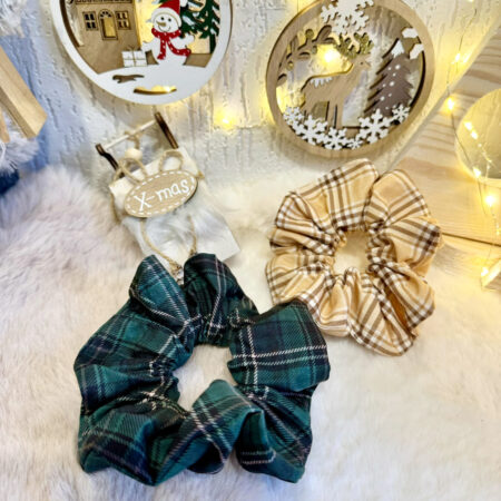 scrunchie elegant christmas, gumka scrunchie świąteczna zielona i beżowa