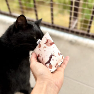 piramidka mooney cats noksee dla kota, ręcznie robiona zabawka premium dla kota, kocimiętka, waleriana, matatabi liście dla kota noskee