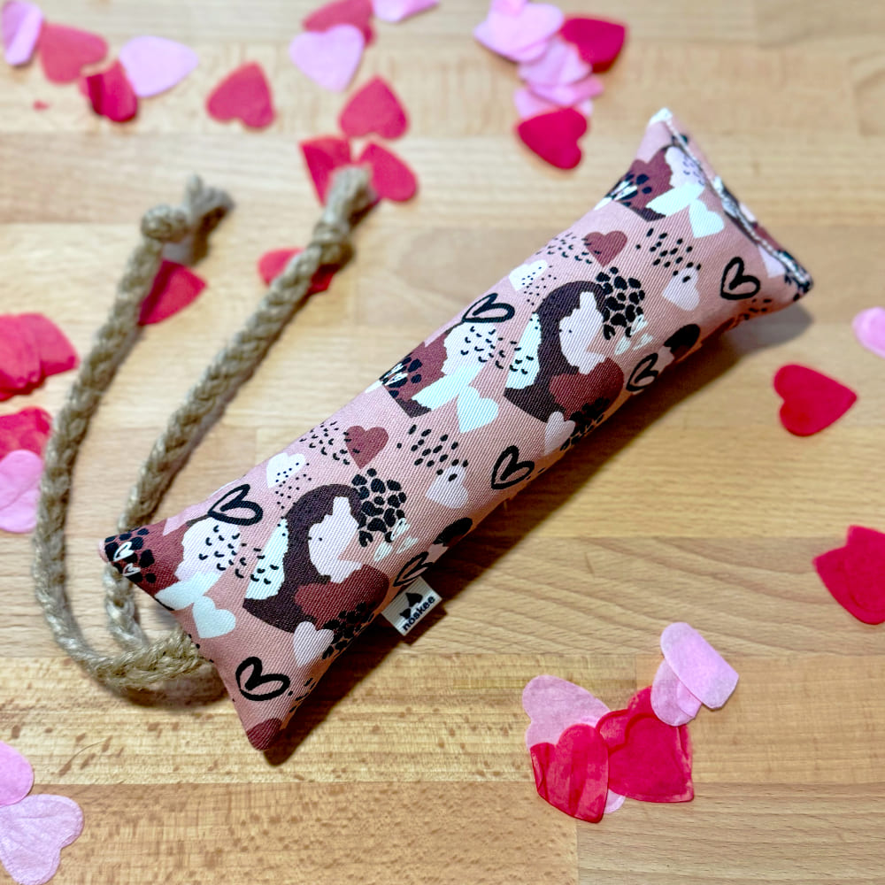 Kopacz Spotted Love, kolekcja walentynkowa zabawek dla kota