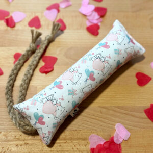 kopacz Love is in the Hairball różne warianty ziół: kocimiętka, waleriana, matatabi lub autorski blend